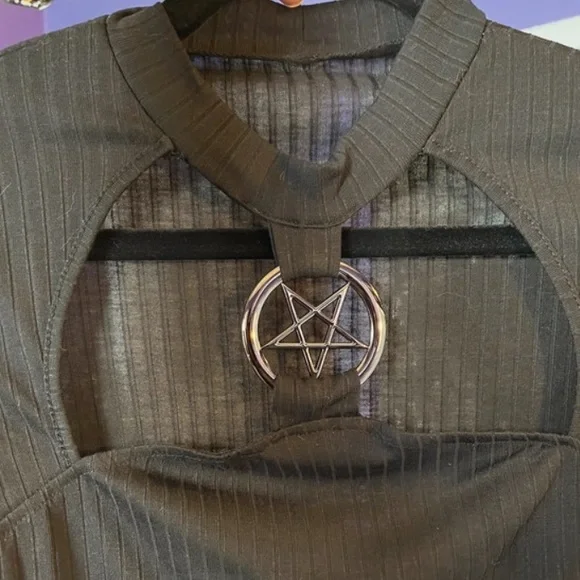 Long sleeve gothic crop top black color with pentagram - Picture 7 of 7